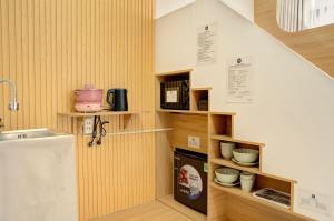 2Re Private Kitchen and Bathroom