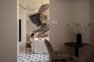 OLD TOWN Charm & Chic with Private Hydromassage Hot Tub by Downtown Apartments