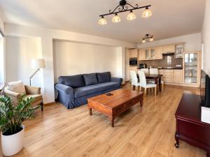 Grand Apartment - Spacious 60 m2 in City Centre
