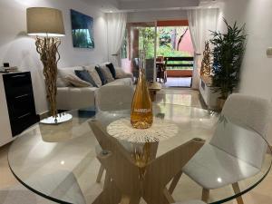 Oasis de Marbella, 2 bedrooms on the Golden Mile