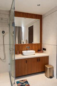Tressa Restaurant and Suites