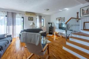 Hundefreundliches Ferienhaus nur 730 Meter zum Strand mit Meerblick, Grill, Parkplatz