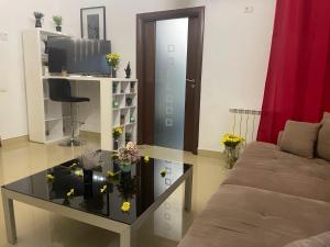 ultracentral apartment with 3 bdrm for up to 8 people