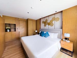 1BR Pool View La Vita Rawai