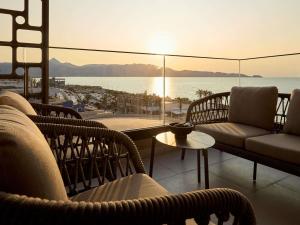 RoccaMare Heraklion - Handwritten Collection