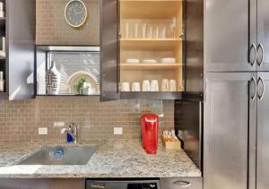 Uptown Dallas 3BR Rooftop, Pool, Gym, Parking