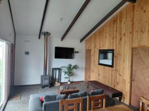 Hermosa cabaña en parcela a 500 metros del centro.