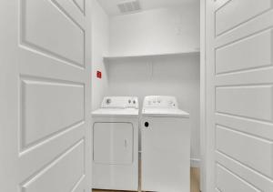 Uptown Dallas 3BR Rooftop, Pool, Gym, Parking