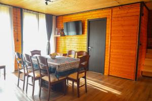 Peaceful 10-Guest Cottage in Beautiful Koka