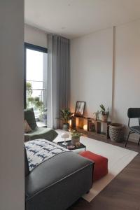 A Home Hanoi Apartment for rent 50m2 1BR City n Park Views
