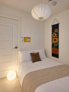 Oksun Stay - 2BR House, 1 Stop to Gyeongbokgung