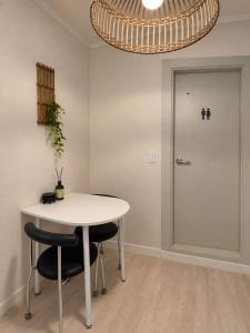 Oksun Stay - 2BR House, 1 Stop to Gyeongbokgung