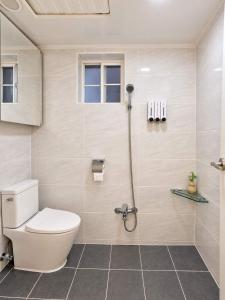 Oksun Stay - 2BR House, 1 Stop to Gyeongbokgung