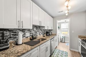Pet-Friendly Family Home Near DC Sleeps 16