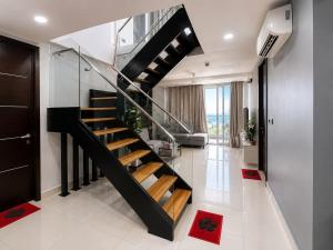 Luxury 5BR Penthouse Ocean & Sunset Views