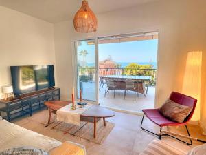 Luxury Sea View Home with Pool 5 Min to Beach