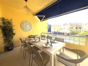 Oasis Beach Home Meloneras with Jacuzzi