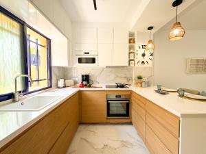Oasis Beach Home Meloneras with Jacuzzi