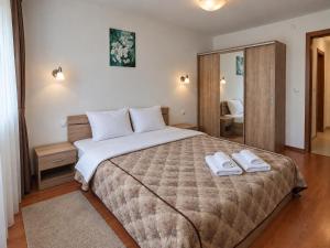 Belvedere 2-Bedroom Apartment with Terrace