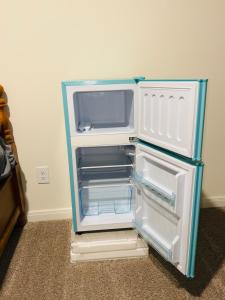 Lovely room in spacious 5BR 2story