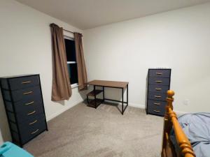 Lovely room in spacious 5BR 2story