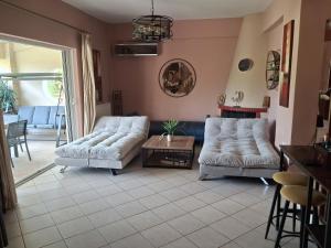 Georges family friendly maisonette with great exterior