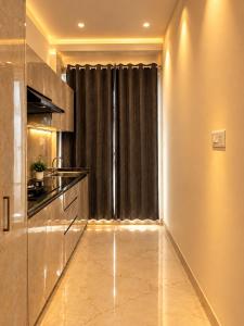 Stay Berry Stays Premium 1Rk Near Medanta