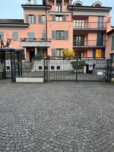 Crema - Garage, a short walk from the center, large balcony
