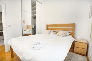 BlueDahlia Apartment - 4-min Walk to Main Station - Zagreb Donji grad