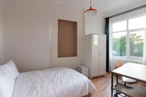 Historical & Spacious 4BR Flat by Seaside w AC