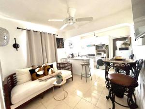 Minimalist One Bedroom Flat With Garden Access