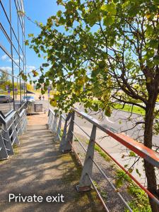 Port Studio & Free Parking