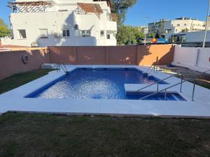 Playamar Pool, Terrace & Free Parking - Torremolinos