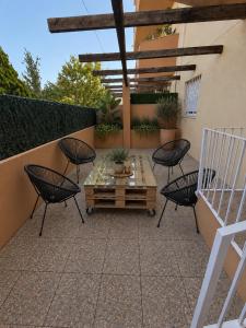Playamar Pool, Terrace & Free Parking - Torremolinos