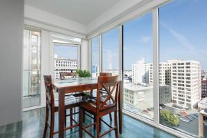 Central 3BR City View Residence Pool Rooftop Deck