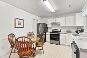 A Peaceful Stay in Central Coquitlam