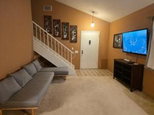 Private Home Near Hospitals and Tech Companies 3BD 3BA and Additional Office Rm in Super Convinient Location