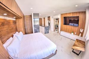 Cruz del Mar - Panoramic Rooftop Pool Views Near Marina