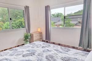 Upstairs Apartment- Kitchen, Gym Pool Access