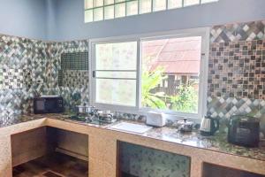 Upstairs Apartment- Kitchen, Gym Pool Access