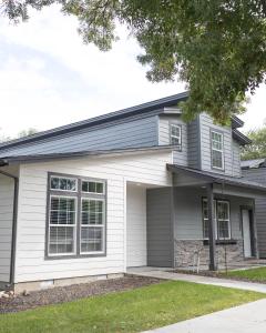 North End - Hot Tub - E Bikes - 3 BR - Hyde Park