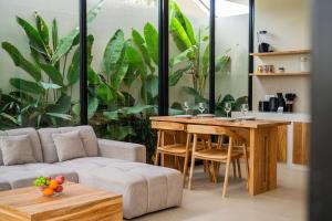 White Villa 10 - Stylish 1BR Retreat in Ungasan