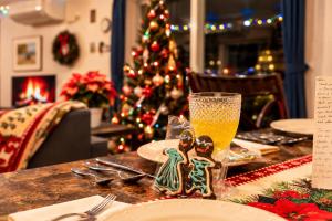 Island Breeze - Experience a Christmas Season Stay, Nov 29 to Dec 29, Hot Tub, BBQ, Beach