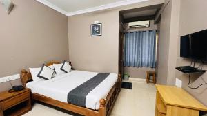 FabHotel Highland Nest