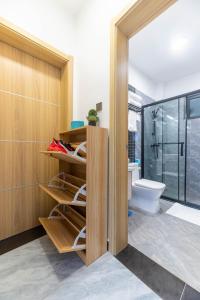 The modern executive serene suites with amazing breathtaking city views ,fully equipped gym , swimming pool and private ample parking space