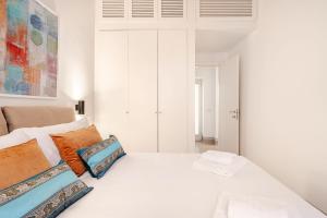 Rome Center 2 Bedroom near Campo de Fiori & Largo Argentina-KASA DOWNTOWN