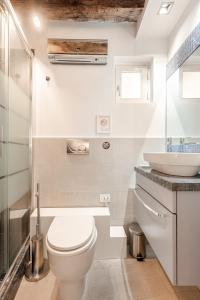 Rome Center 2 Bedroom near Campo de Fiori & Largo Argentina-KASA DOWNTOWN
