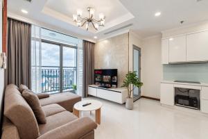 Beautiful High Floor 2BR at Landmark Plus with Daily Fresh Towels and Netflix TV