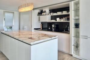 Marbella Golden Mile Townhouse, Pool & Sea Views
