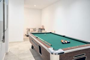 Marbella Golden Mile Townhouse, Pool & Sea Views